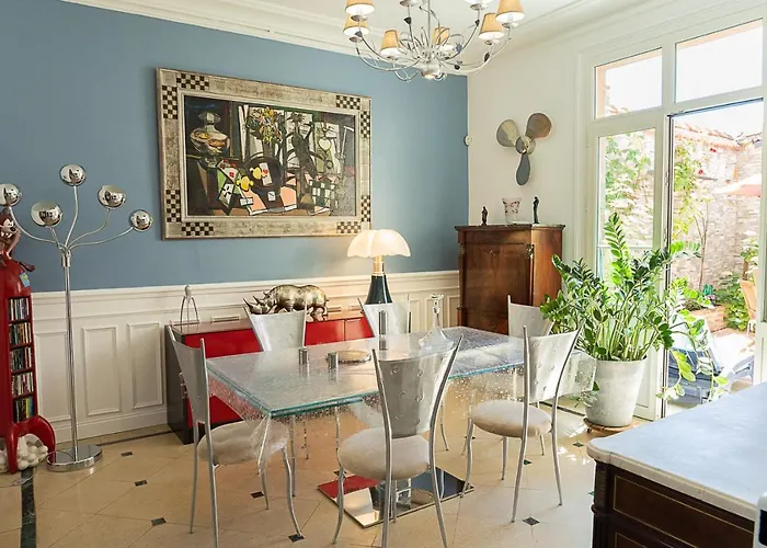 Demeure Belle Epoque Bed & Breakfast